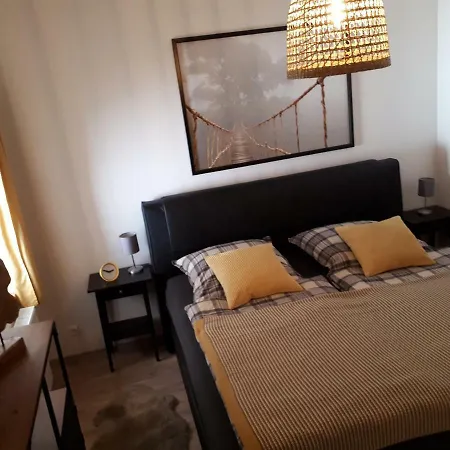Black Deer Anno 1800 Apartment *